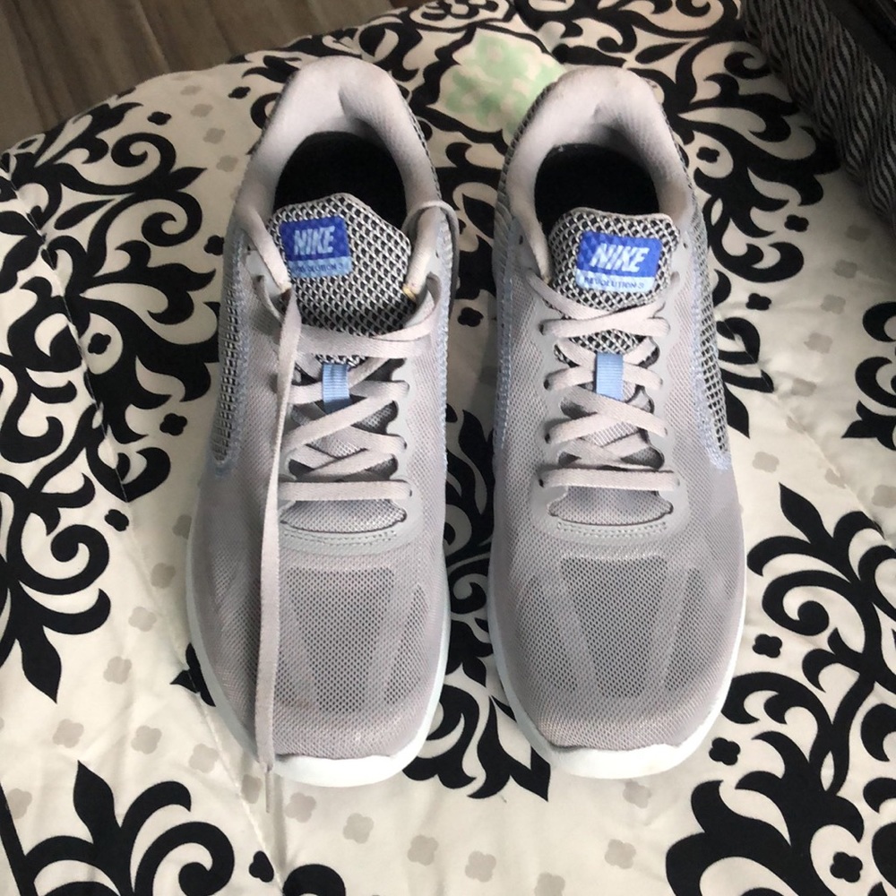 Nike Revolution 3 Womens Size 11 Gray Blue Comfort Running Shoes 819303-014